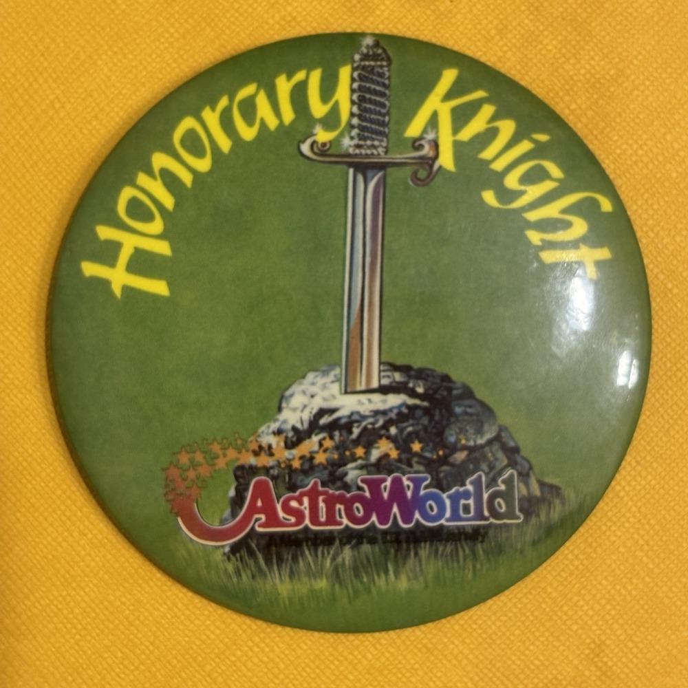 VTG 80s Astroworld 3.7" Nottingham Village "KNIGHTED" PIN PINBACK ThemePark RARE
